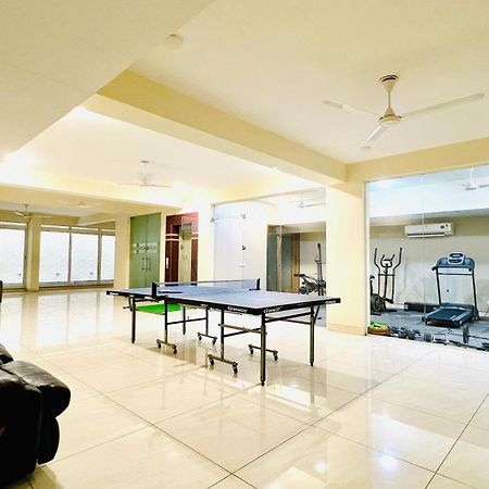 Bluo Studio4 Golf Course Road - Gym, Balcony, Lift Gurgaon Eksteriør billede