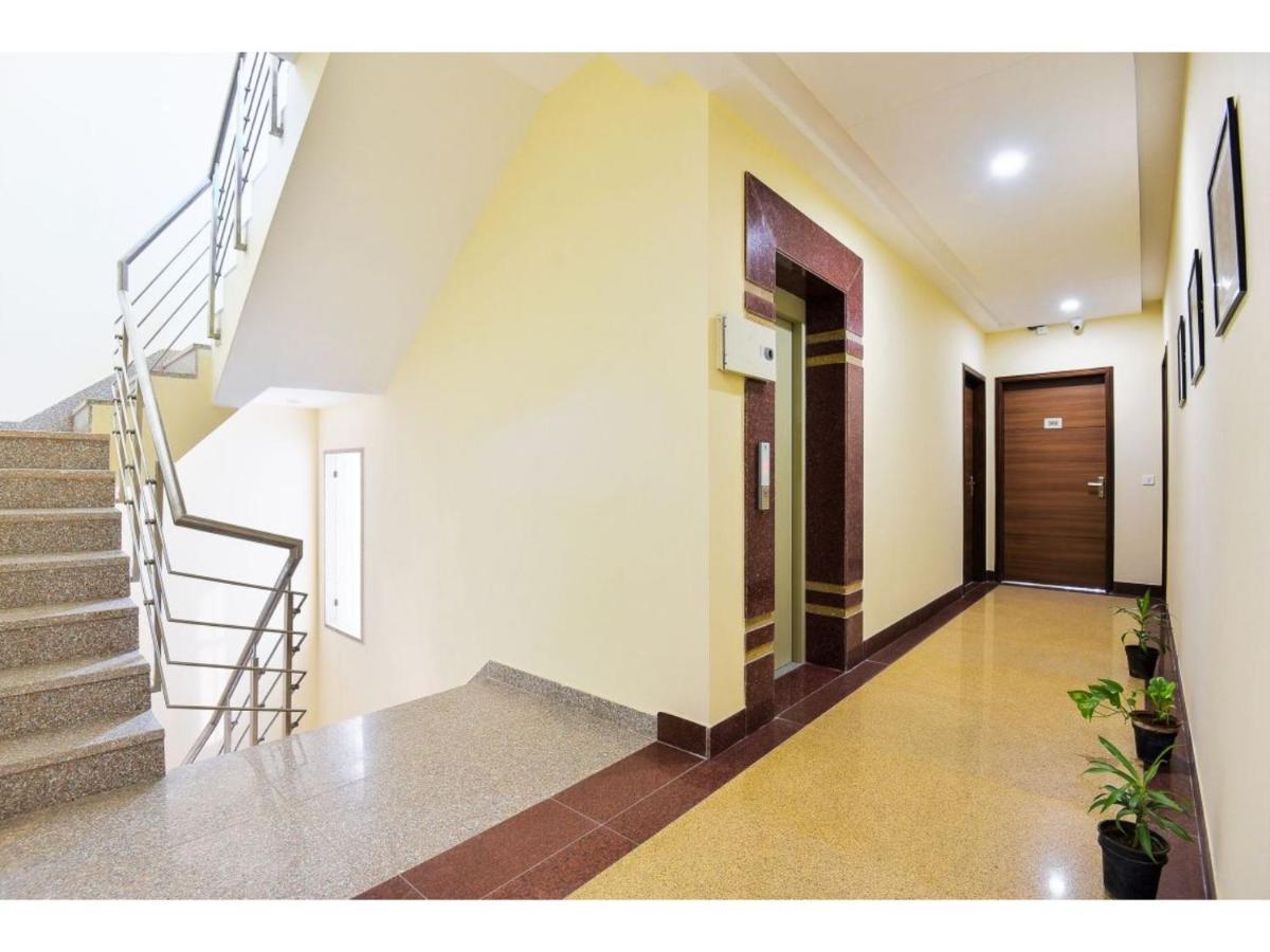Bluo Studio4 Golf Course Road - Gym, Balcony, Lift Gurgaon Eksteriør billede