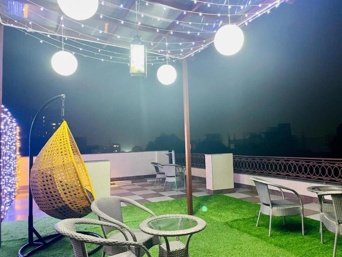 Bluo Studio4 Golf Course Road - Gym, Balcony, Lift Gurgaon Eksteriør billede