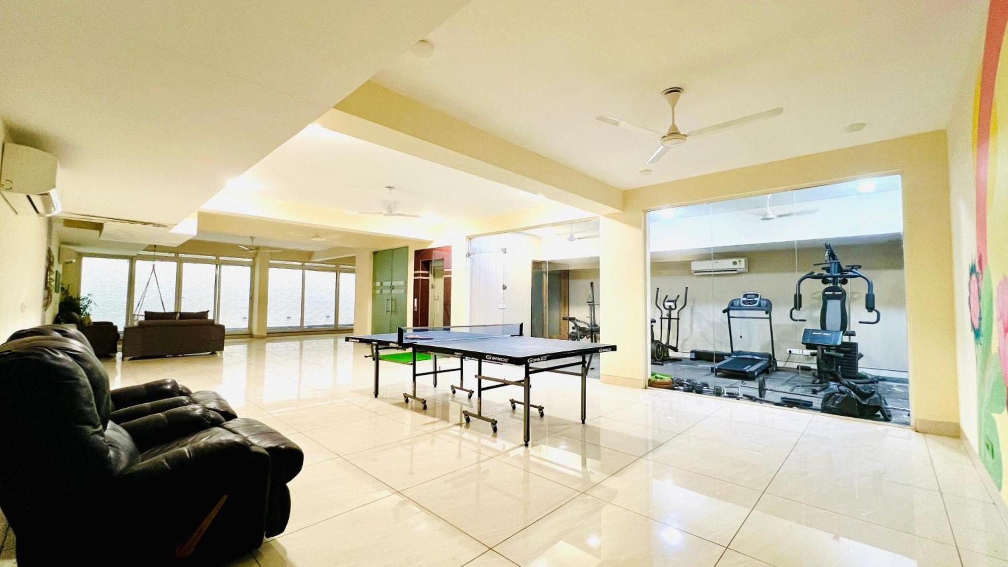 Bluo Studio4 Golf Course Road - Gym, Balcony, Lift Gurgaon Eksteriør billede